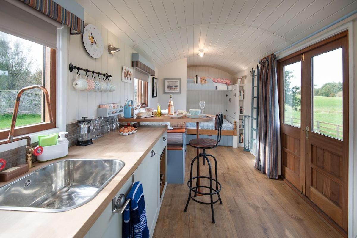Cow Parsley Shepherd'S Hut Berwick Upon Tweed Екстериор снимка